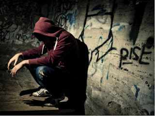 Banco de Imagenes y fotos gratis: Imágenes y fotos de hombres tristes 1