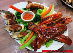 Pork sperity CNY, Porkalicious Joy Luck Set, chicago rib house, 1 Utama food, signature platter,  juicy spare ribs, pork sausage, grilled fresh water prawns, grilled mussels and vegetable sticks, creamy cheese dip