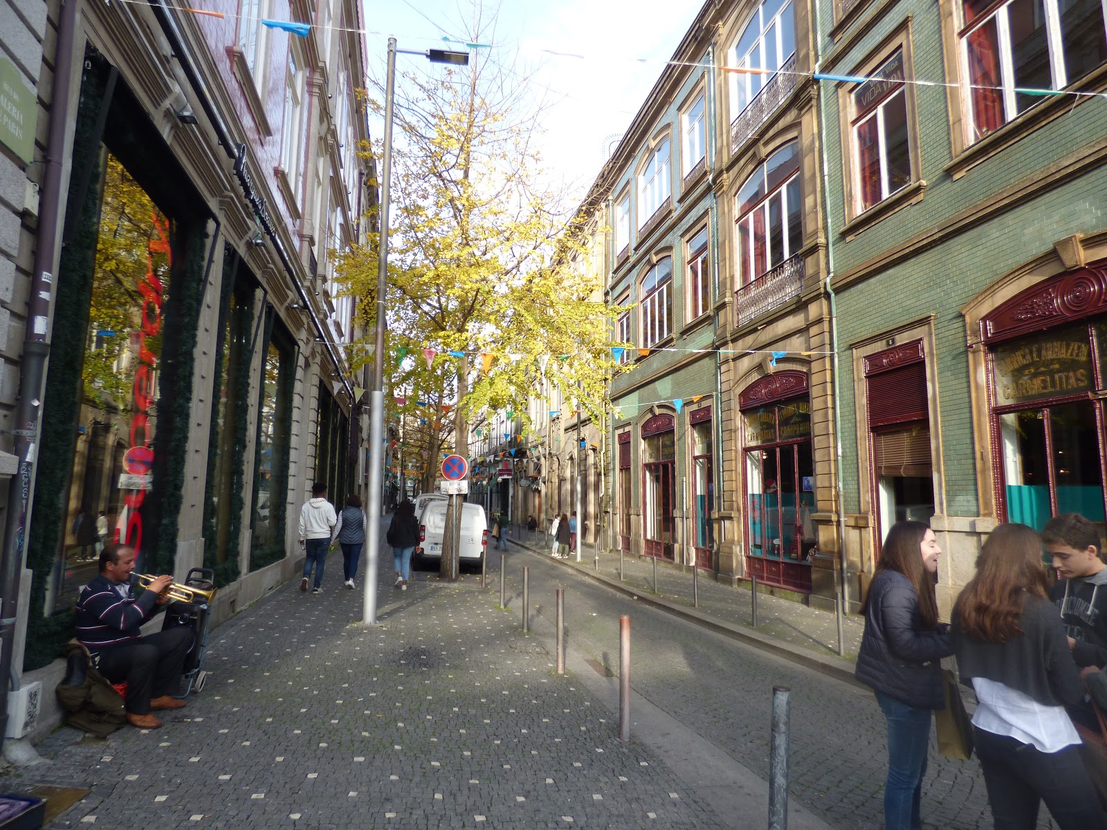 Viajar e descobrir Portugal Porto Rua da Galeria de Paris