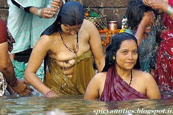 Desi Aunty Nipple Visible