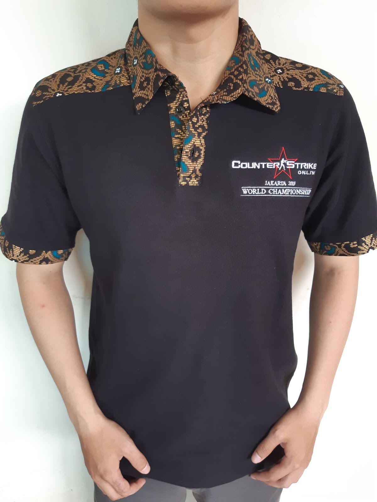 55+ Gaya Terbaru Kaos Polo Variasi Batik, Kaos Polos