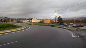 A GUARDA: TRAMPA MORTAL PARA OS PEÓNS, NA ROTONDA DE SAN ROQUE. QUEREMOS UNHA SOLUCIÓN URXENTE.