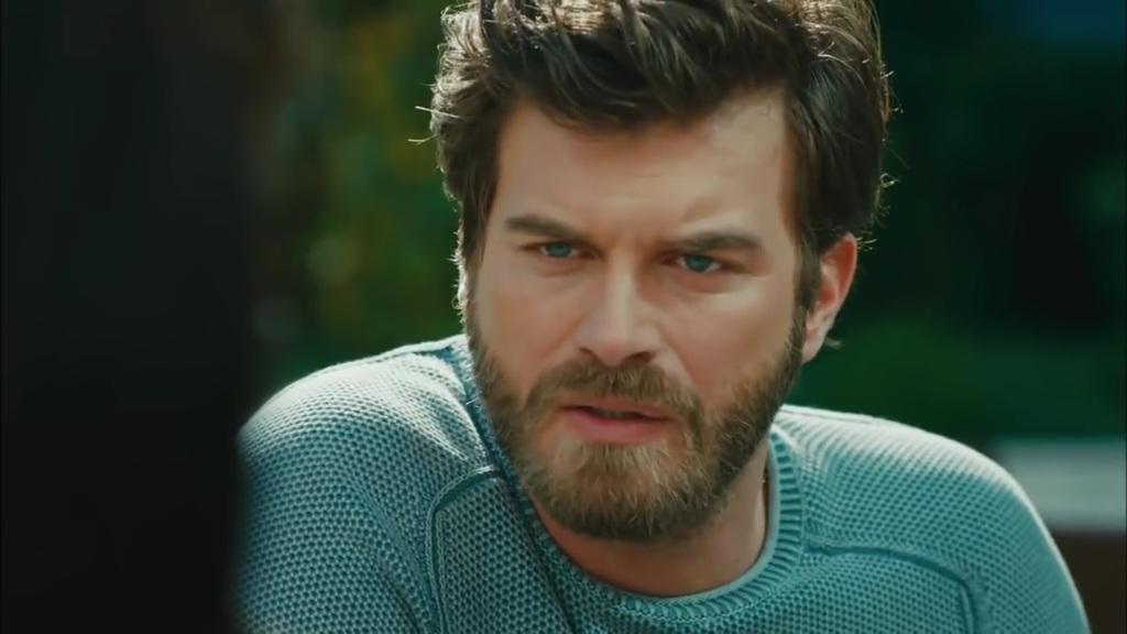 Meandry uczuć odcinek 85: Reyhan atakuje nożem Tahsina! [Streszczenie + Zdjęcia]