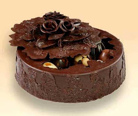 علب وأكواب من الشوكولاته تؤكل!