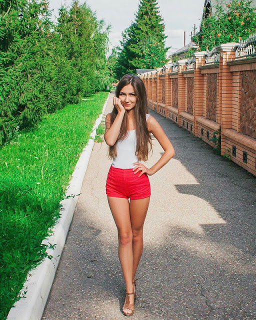 Beautiful Russian Girls Pic, Cute Russian College Girl Photo, Beautiful Russian Model Pics