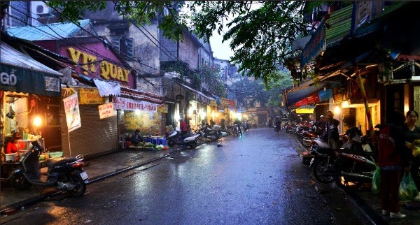Hanoi Old Quarter at night