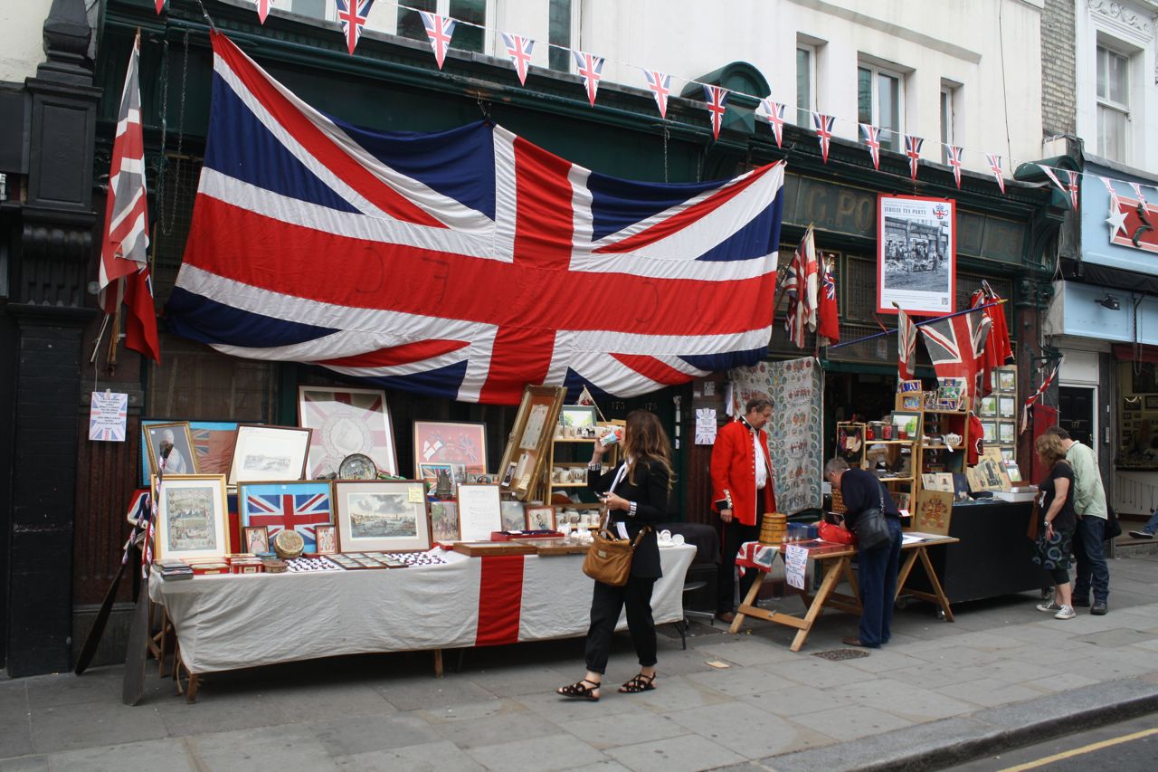 Shadows & Light Jubilee on Portobello Road
