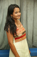 Actress Hemanthini Photos gallery HeyAndhra
