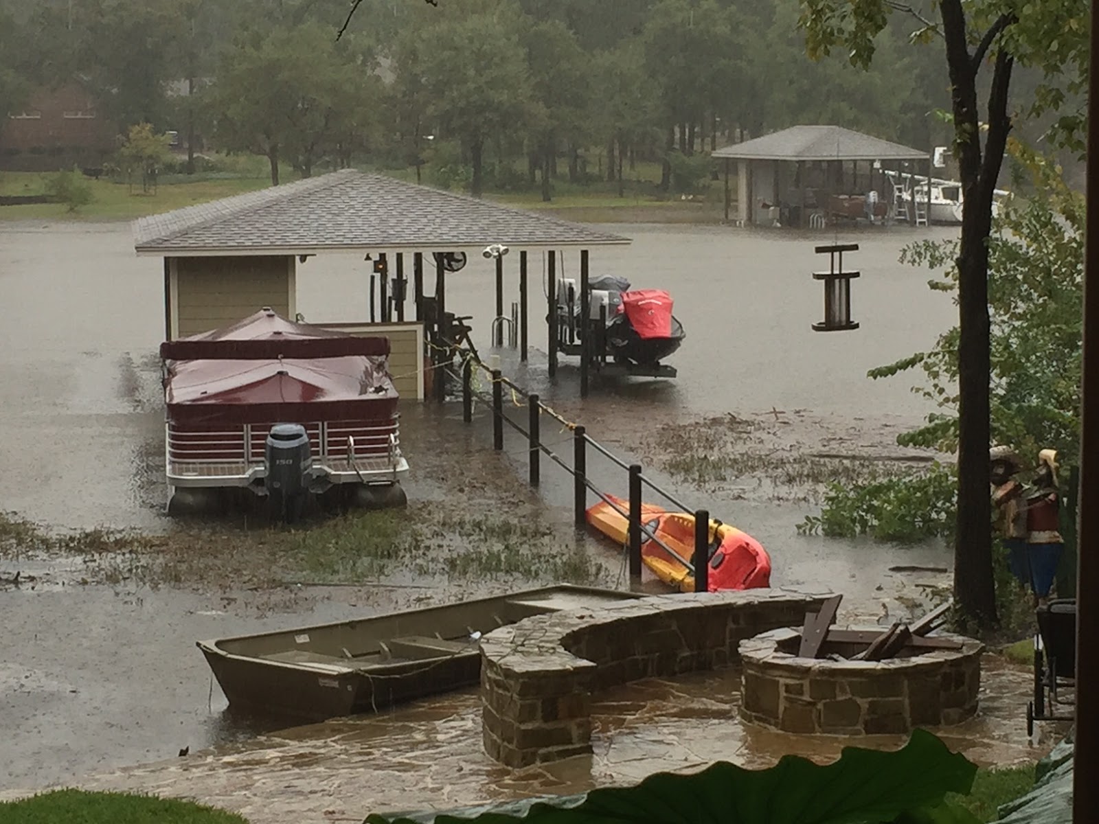 Richland Chambers LakeSide Dreaming Life is Good on the Lake