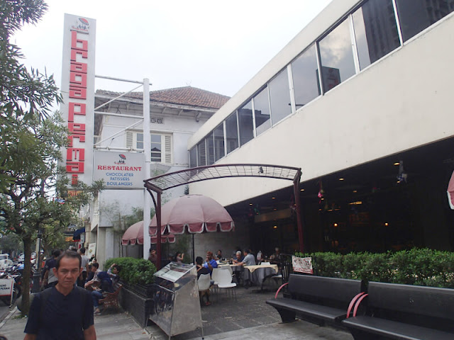 Kuliner Klasik dan Sepenggal Sejarah di Braga Permai, Bandung