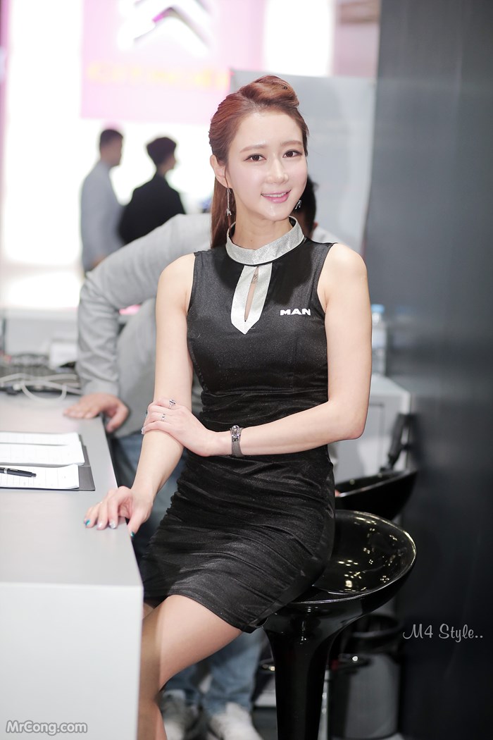 Han Chae Yee Beauty at the Seoul Motor Show 2017 (123 photos) photo 2-14