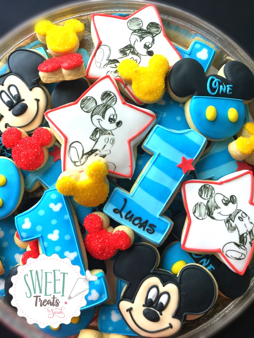 Mickey Mouse Cookie cake | Mickey mouse cookies, Cake, Cookie cake