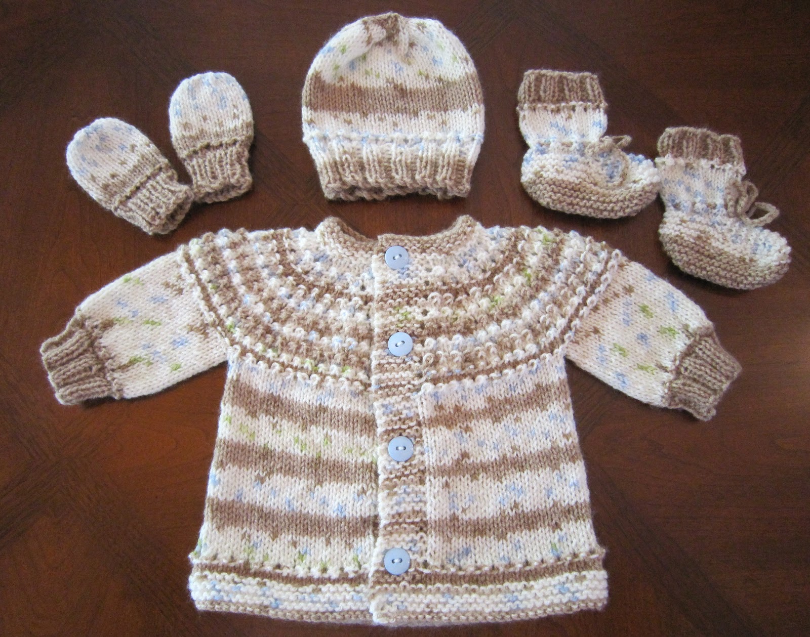 Ensemble Bébé Tricoté Main : Cardigan, Chapeau Et Mitaines - Taille Nouveau-né - Violet