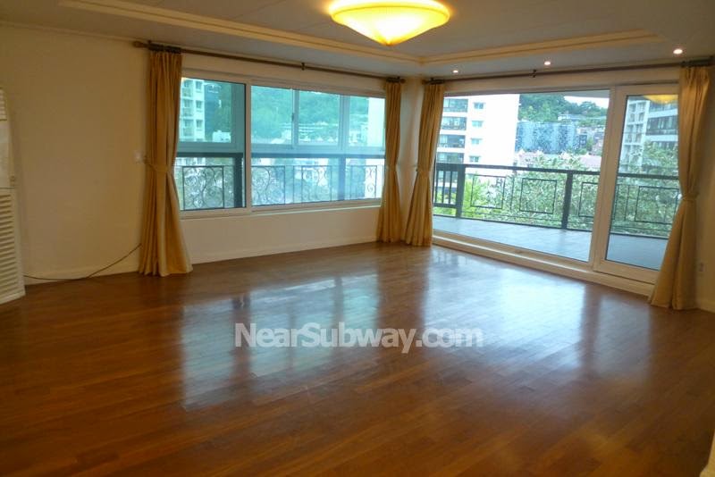 Seoul Apartment Hannamdong villa with a big outdoor terrace, near