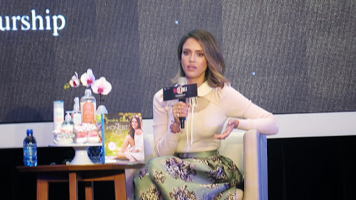 潔西卡艾芭於20日在杭州「全球女性創業大會」上參與座談，盧諭緯攝