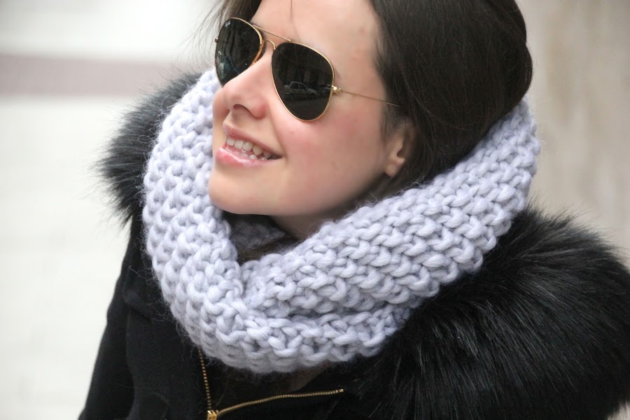 DIY Cómo hacer una bufanda circular o un cuello cerrado de lana DIY. Tejer con dos agujas diy