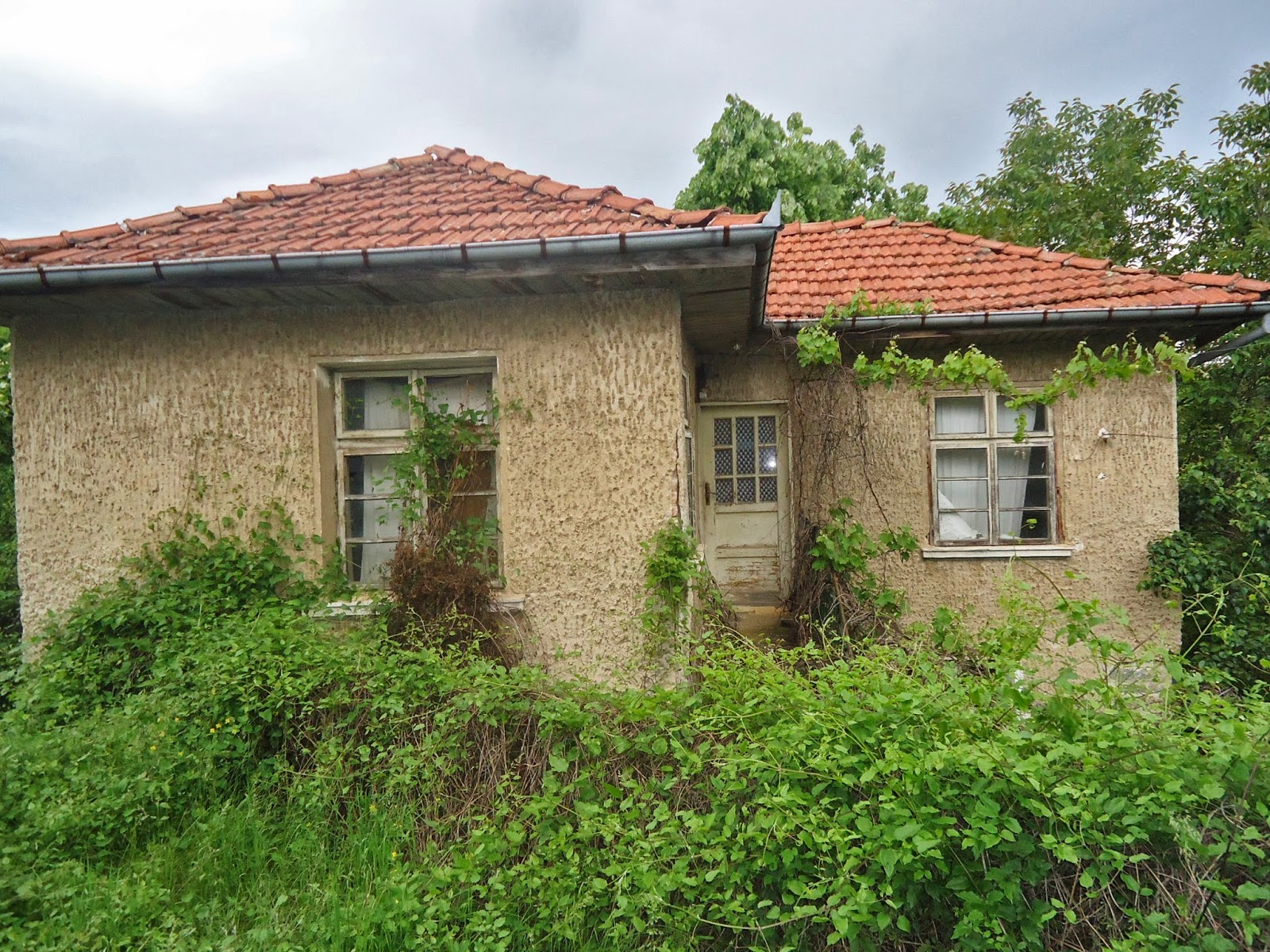 Един сайт за хората на село Крушево: Тъжните къщи