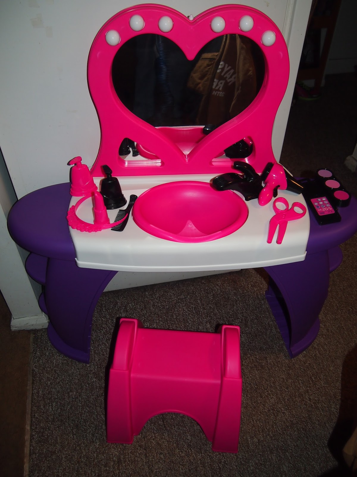 Heck Of A Bunch American Plastic Toys Deluxe Beauty Salon Review