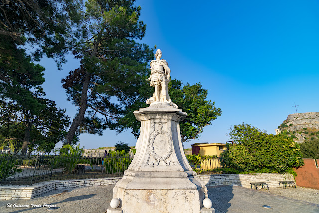 Estatua General Schulenburg - Corfu por El Guisante Verde Project