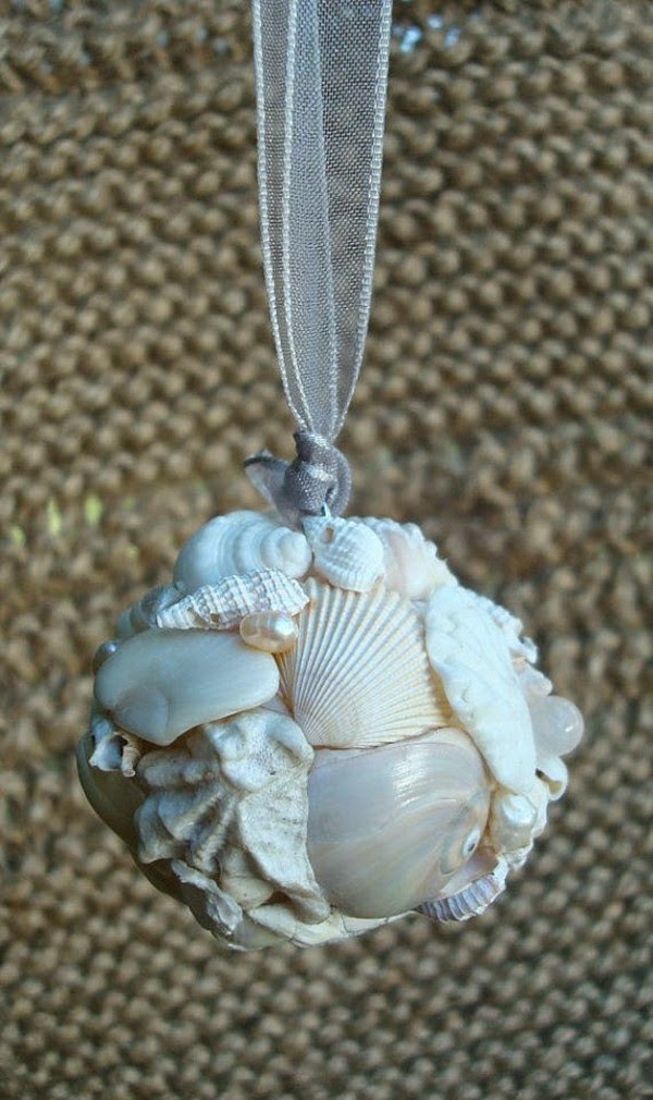 Christmas tree decoration with a maritime theme of shells and other ideas