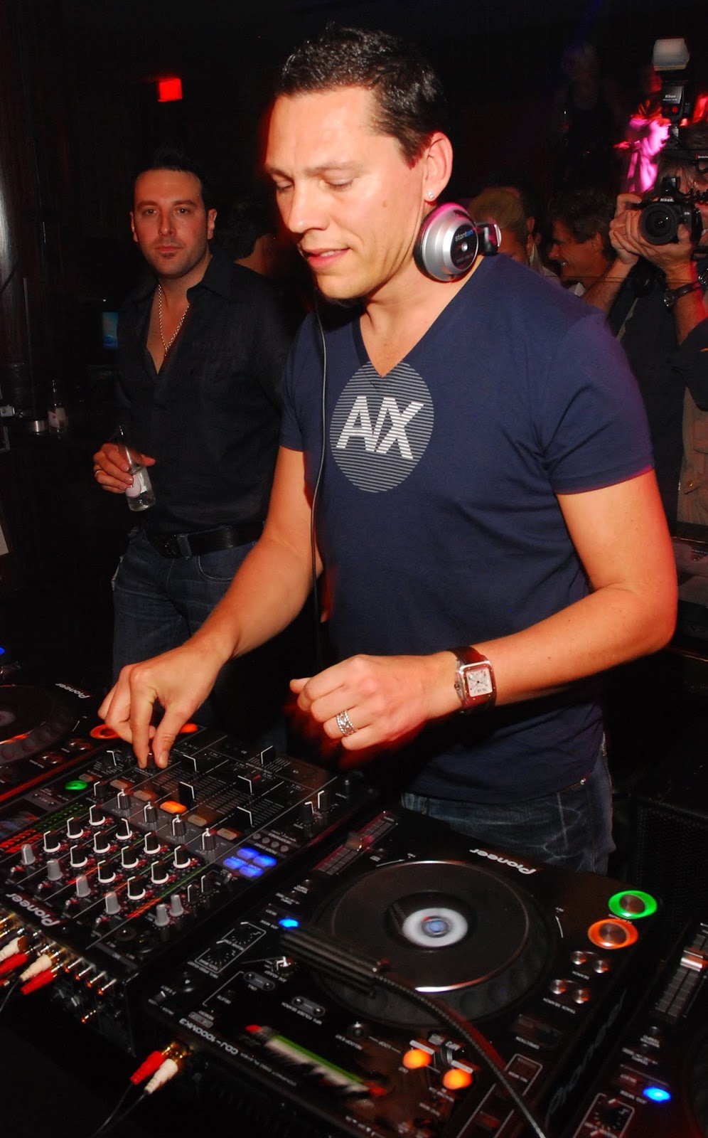 DJ Tiesto Stylish HQ Photos While Performing Live HQ Celebrity Pictures