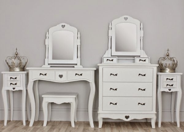 Beautiful designs from the dressing table with stool!