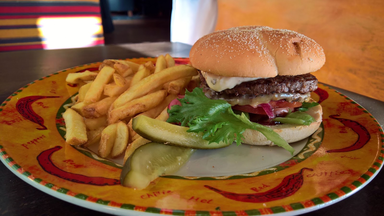 Amarillo burger hampurilaistesti Jyväskylän paras hampurilainen mallaspulla