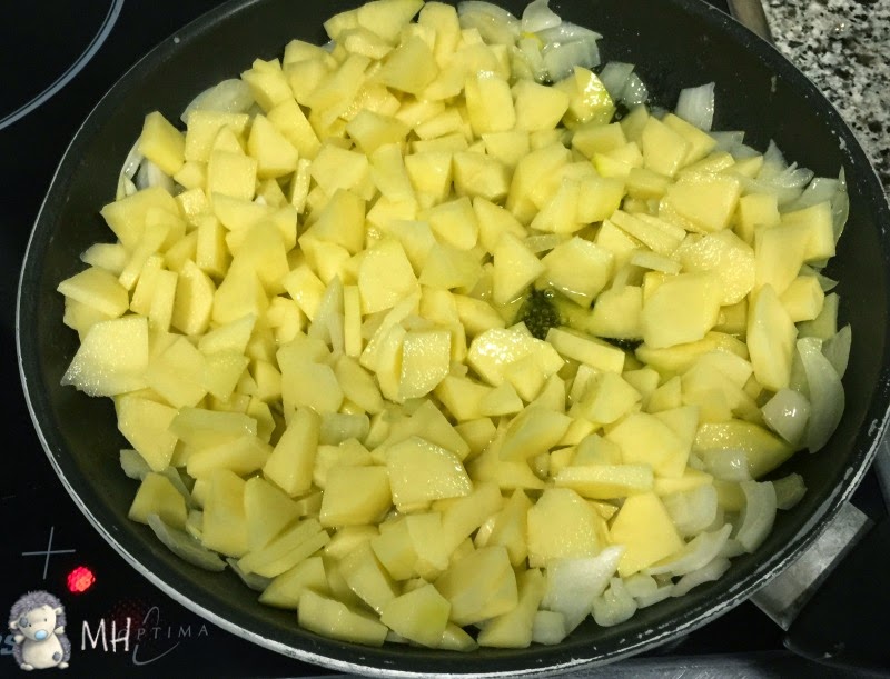 Tortilla de patatas rellena paso a paso