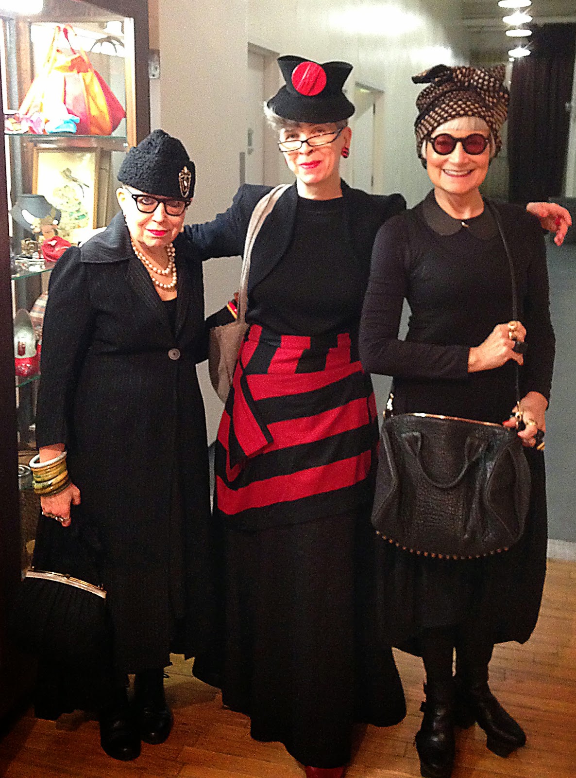 Idiosyncratic Fashionistas The Manhattan Vintage Show Can't Get