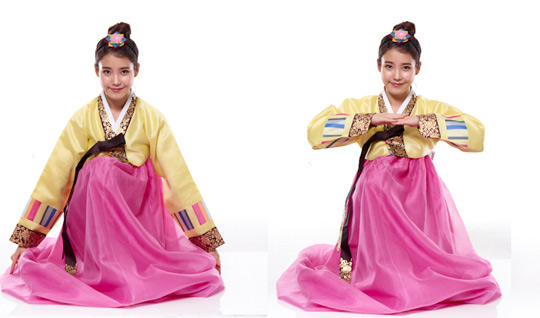 IU greets fans in Hanbok for the New Year | Daily K Pop News