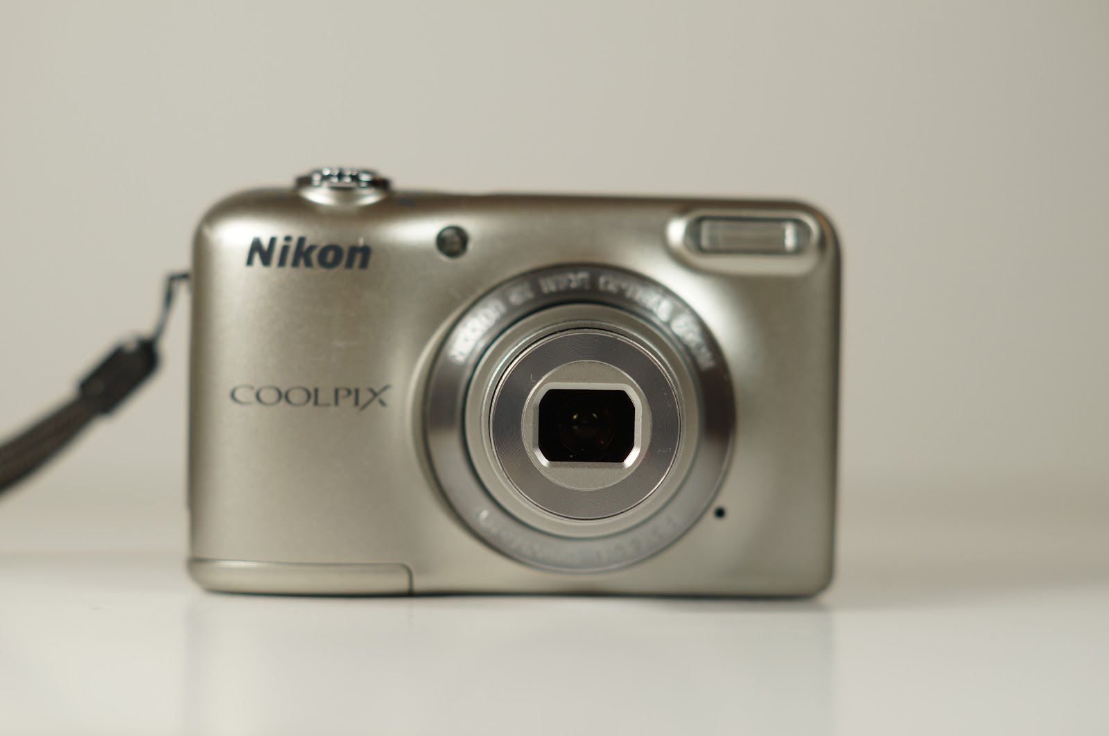 Nikon Coolpix L31 Pocket Digital Camera 16 MP 5X Zoom