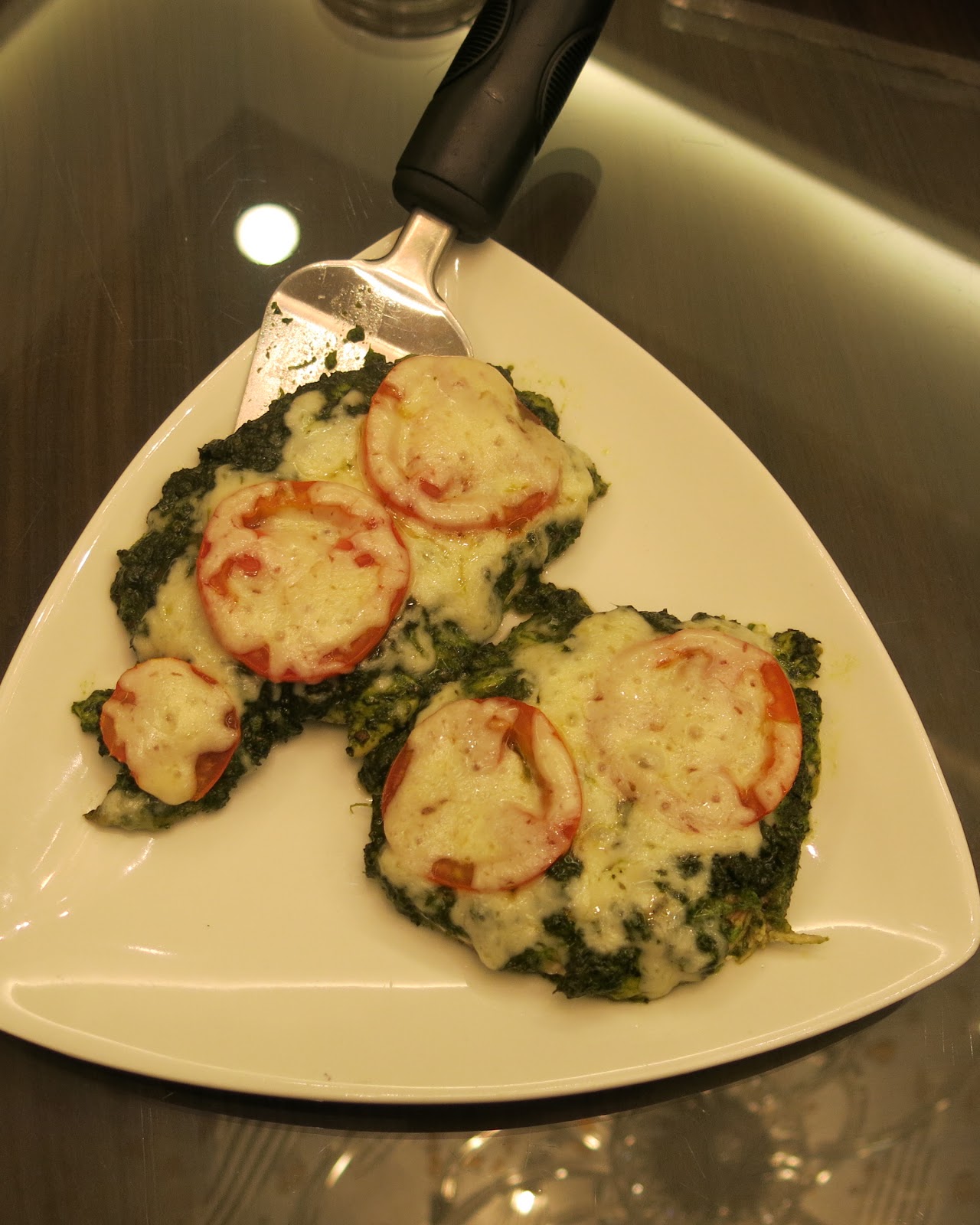FOODIE BY NATURE (TRIED AND TESTED RECIPES): pesto chicken