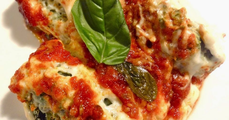 Scrumpdillyicious: Spinach Ricotta Gnudi with Béchamel & Tomato Sauce