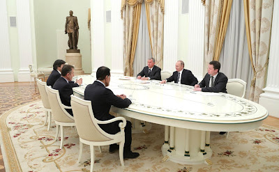 Vladimir Putin, Igor Sechin, business representatives.