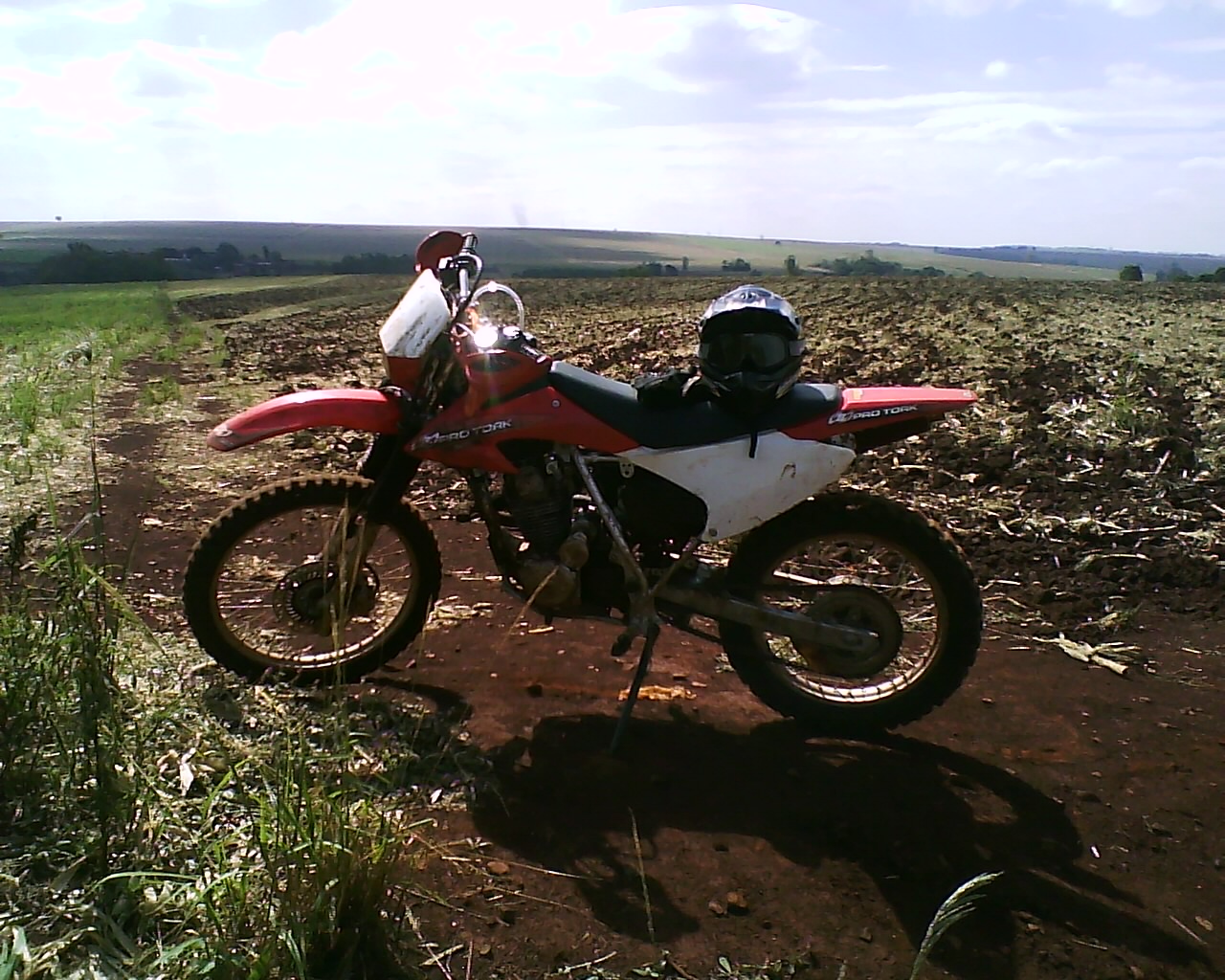 Poeira e Lama OffRoad Vendo XR200 com roupa de crf230!!!