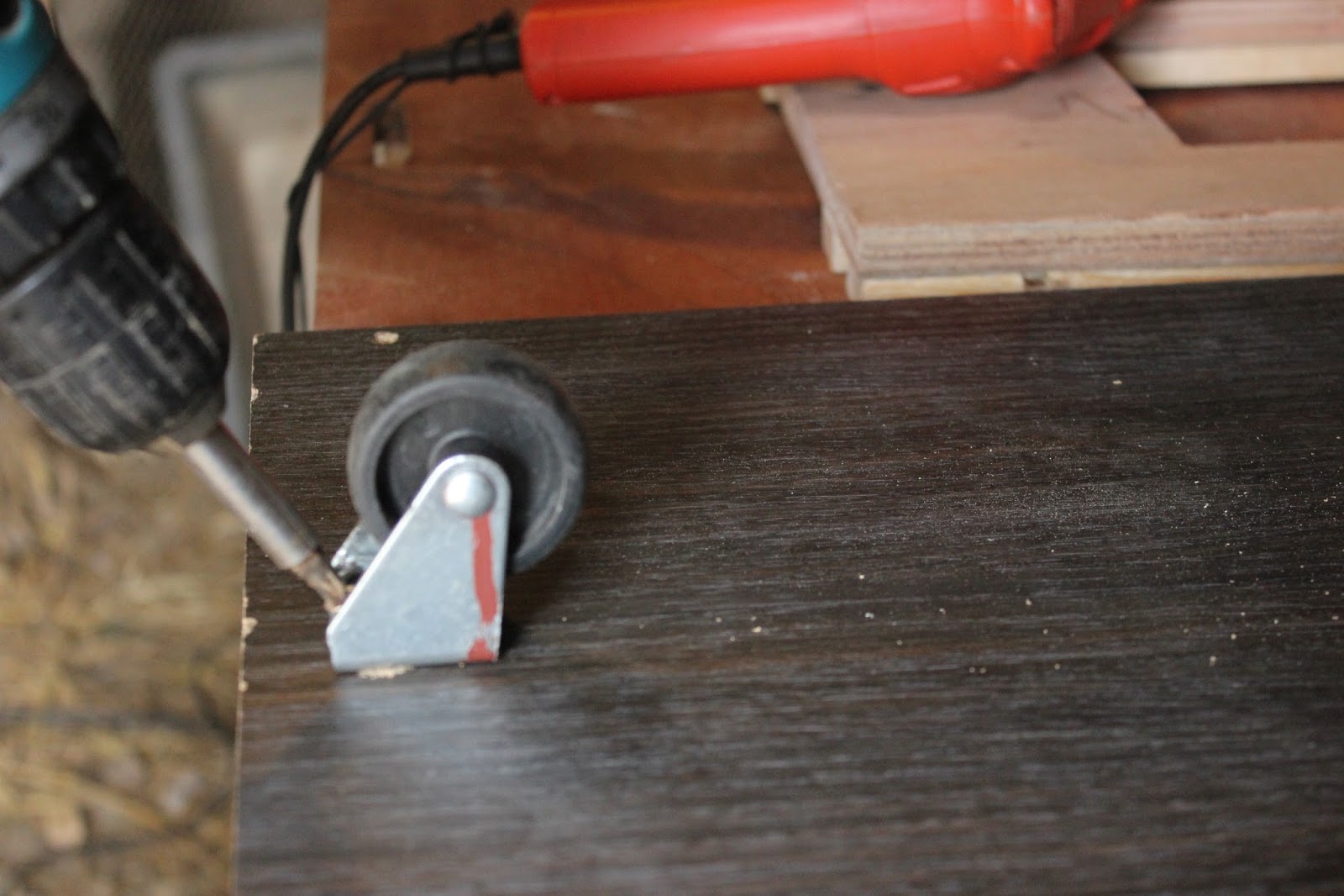 Crosscut Saw Table - designed and made from recuperated materials