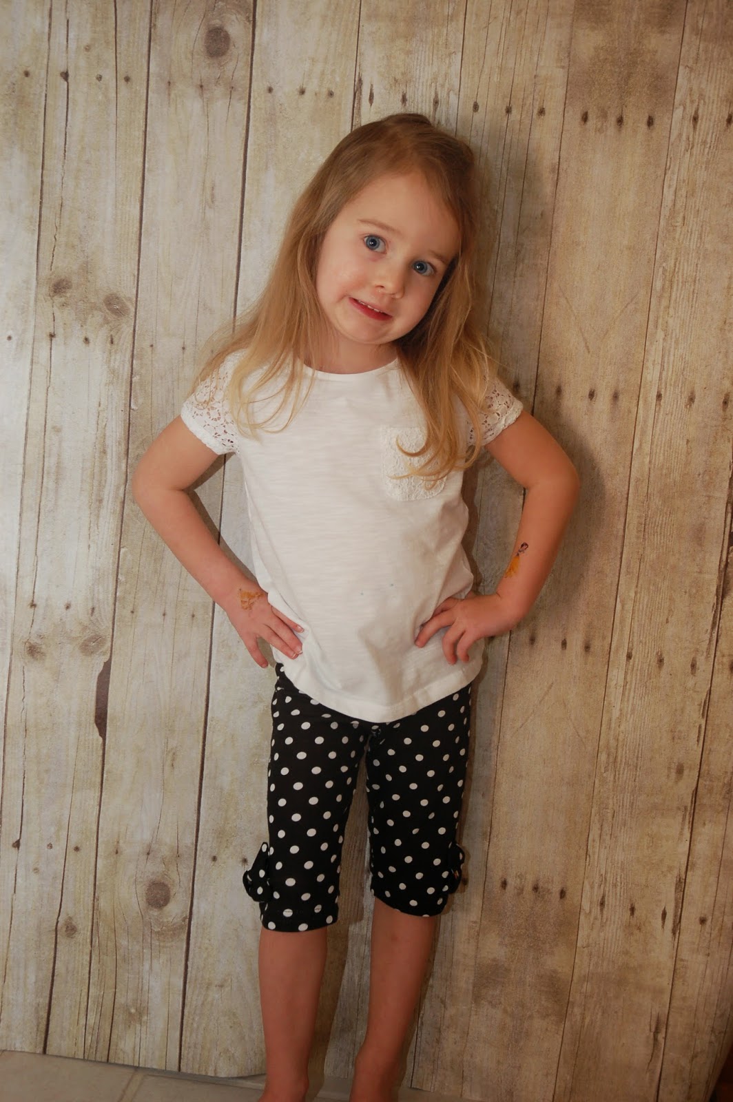 I'm Just Like Mommy Bella Sunshine Bow Tie Leggings.