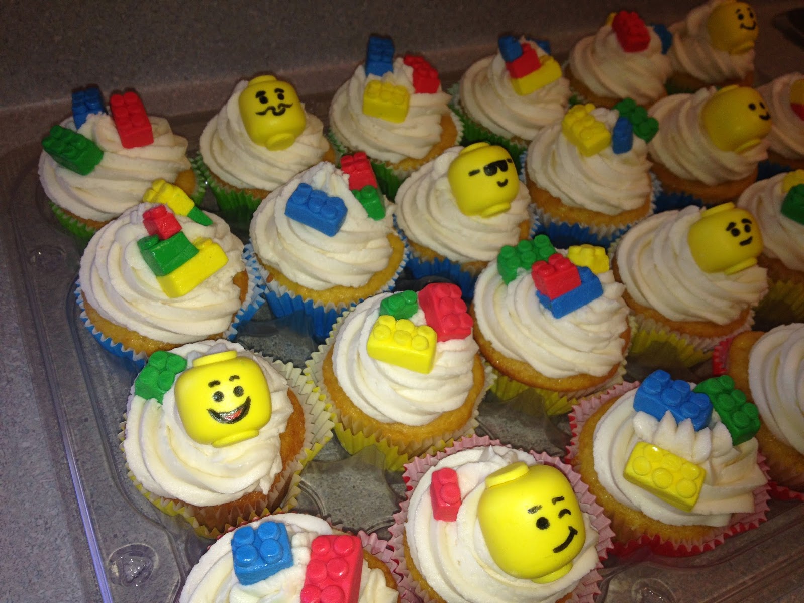 i heart cakes: Lego cupcakes