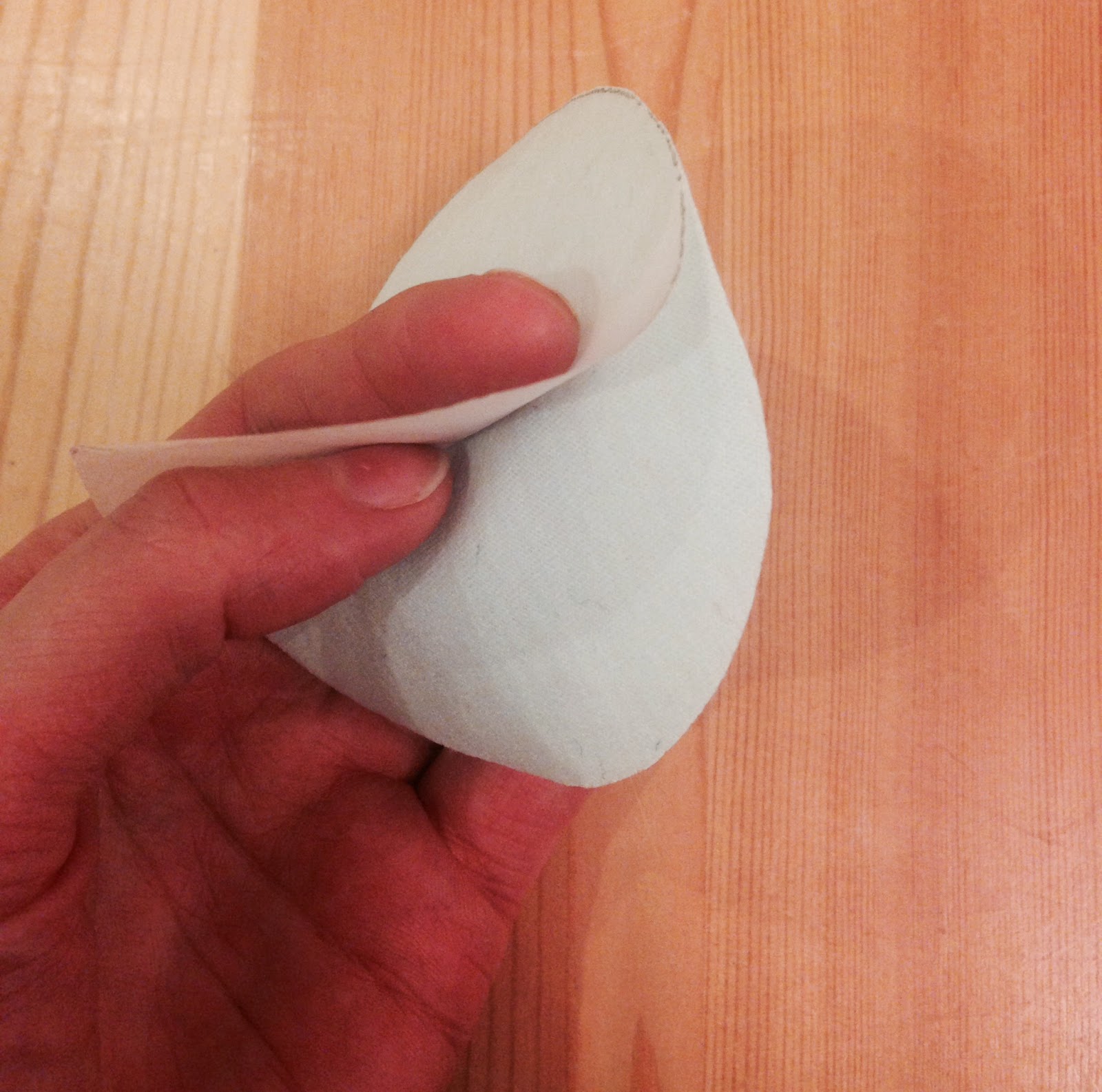 Bundles and Buttons How to use Bondaweb Photo tutorial