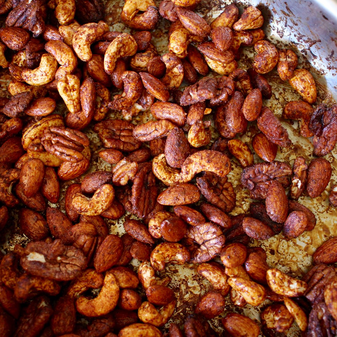 Green Gourmet Giraffe Spinach salad with spiced nuts and cranberries