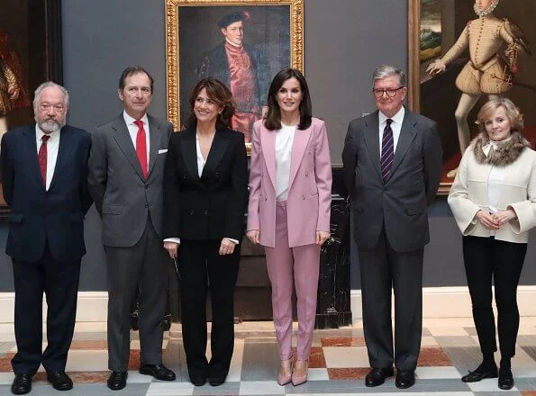 Queen Letizia wore Boss Jericoa stretch wool double breasted blazer and trousers, and silk blouse