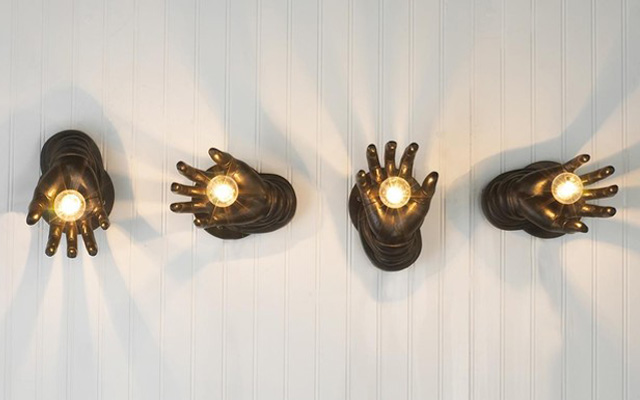 Marzua: Iluminación con apliques de pared