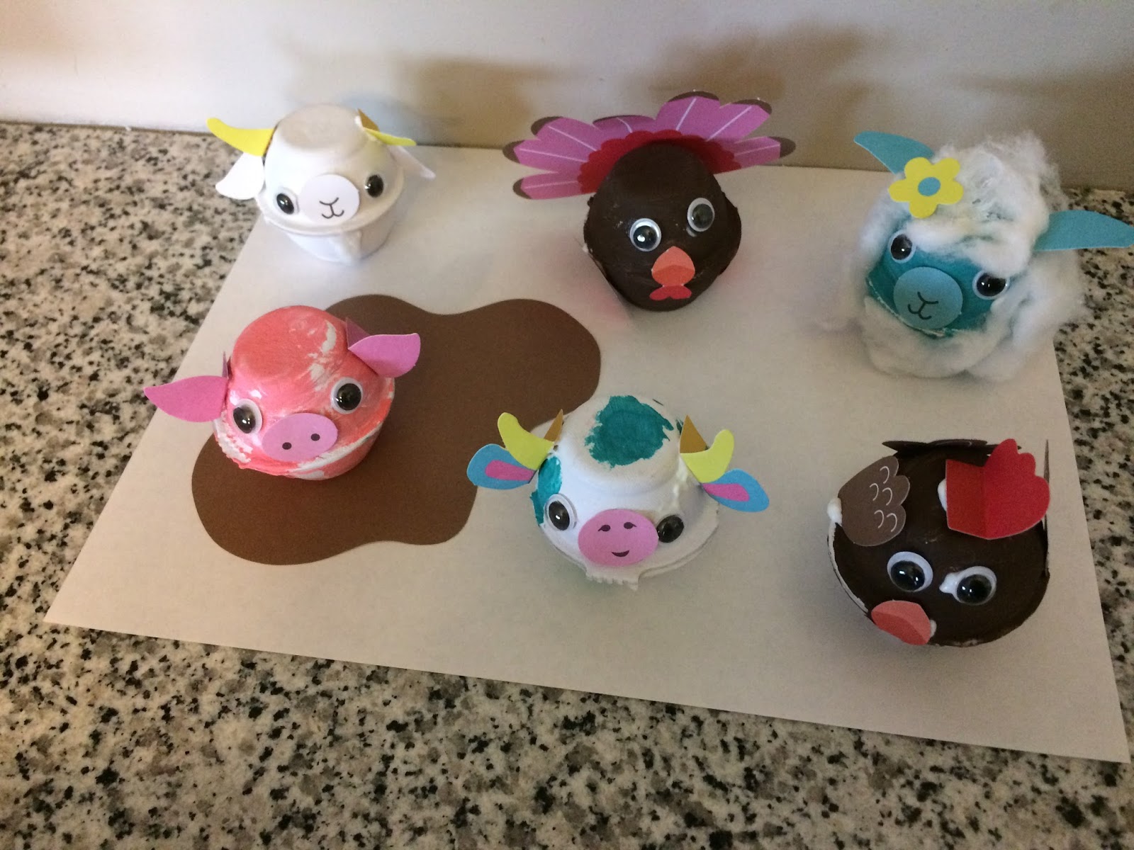 KISS THE BOOK My Egg Carton Animals by Klutz OPTIONAL
