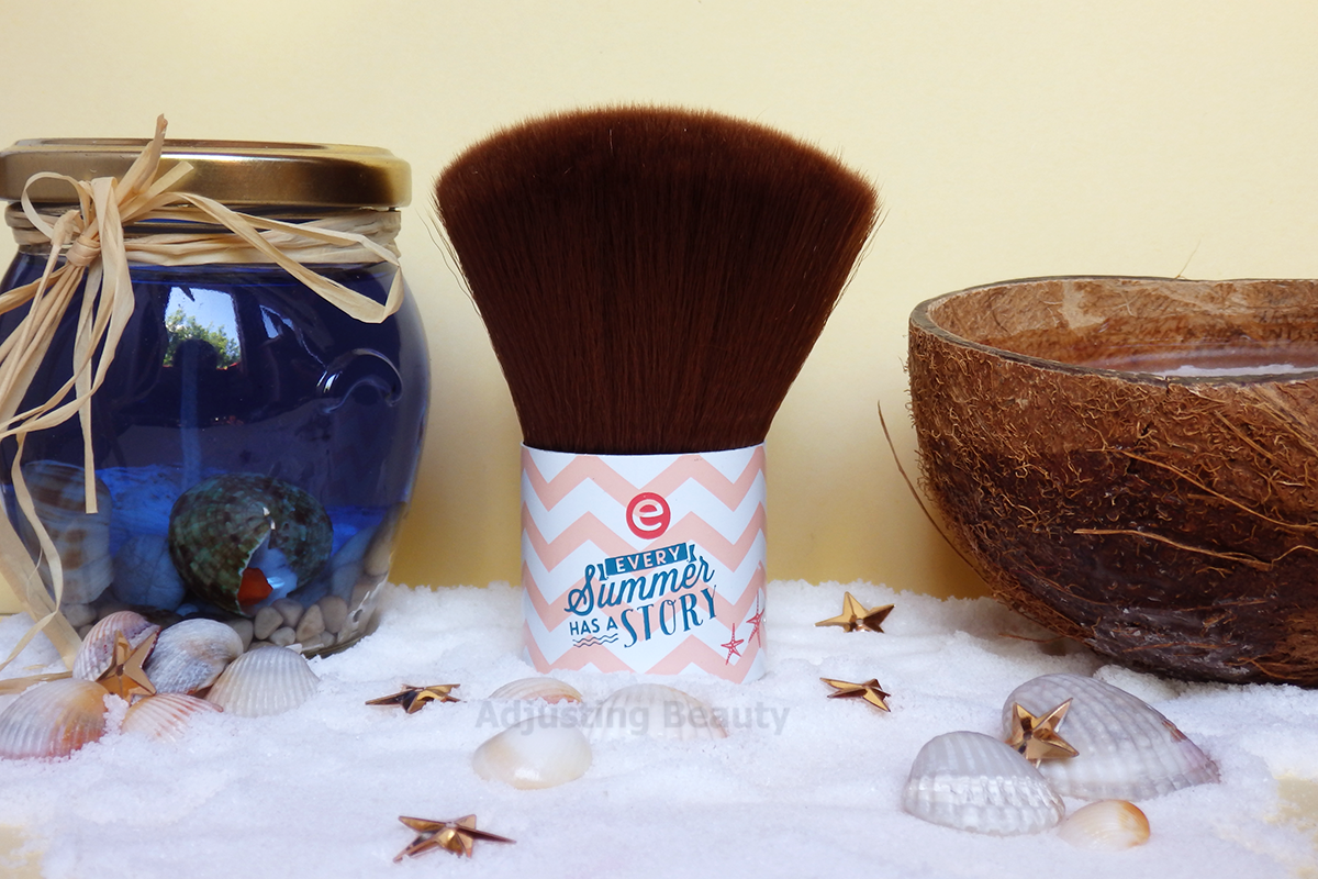 Review Essence LE The Beach House (Duo Eyeshadow, Duo Blush, Beach Glow Fluid, Lipstick, Kabuki