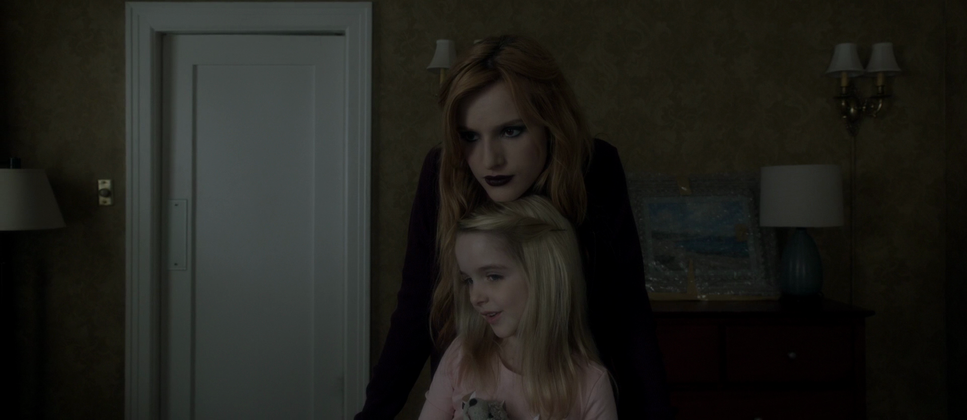 ужас амитивилля фильм 2017. белла торн ужас амитивилля. маккенна грейс ужас амитивилля пробуждение силы. ужасы амитивилля 2017 пробуждение. ужас амитивилля пробуждение камерон монахэн.