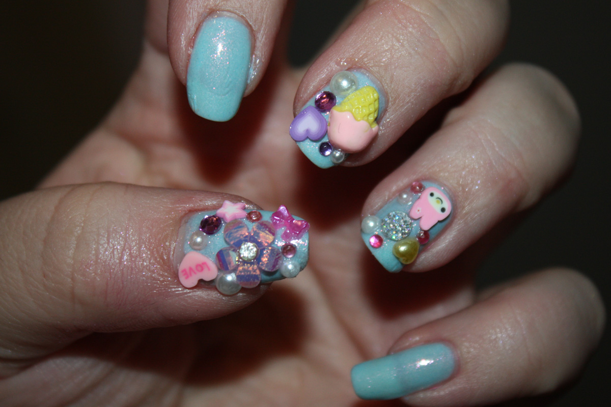 Dainty Darling Digits Kiss Nail Artist 3D Charms