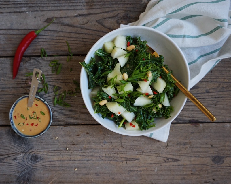 Vanløse blues..... Grønkålssalat med melon & peanutbutter dressing