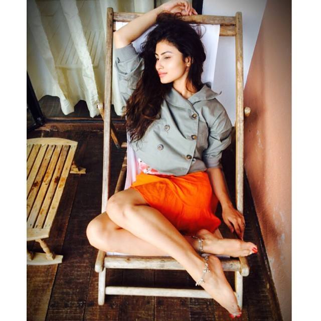 Mouni Roy Hd Wallpaper And Photos With Biography Free Download Actress Host Mouni roy is a renowned indian television actress and model. mouni roy hd wallpaper and photos with