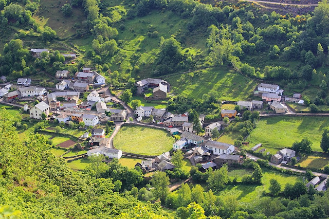 Filandón (Noroeste leonés): Orallo (II): Al paraíso desde Orallo.