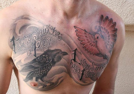 Corvo e uma pomba de Peito de tatuagem para homens